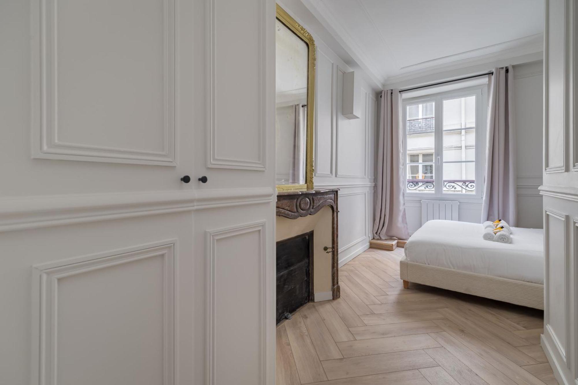 Poetic Stay - Saint Lazare Paris Exterior photo